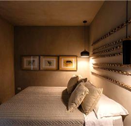 6 bedroom villa with pool and sea views near Noto, Sicily, sleeps 12